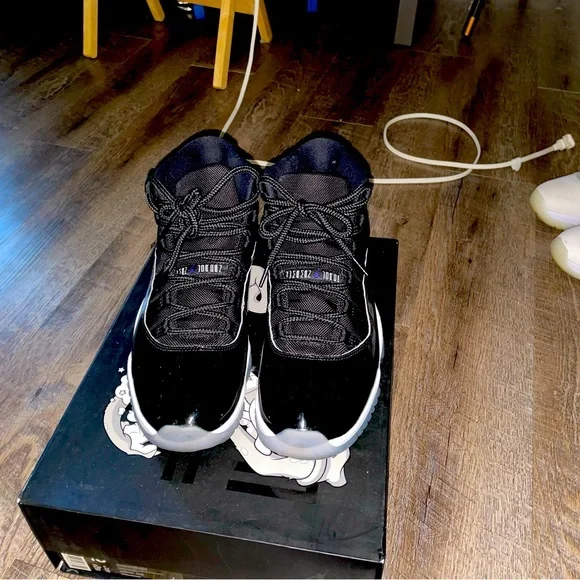2016 space jams worn roughly 5x Todays pickup DS 2016 Space Jam : r/Jordans main image 4